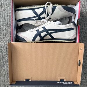 Onitsuka Tiger Mexico 66 in Birch Peacoat